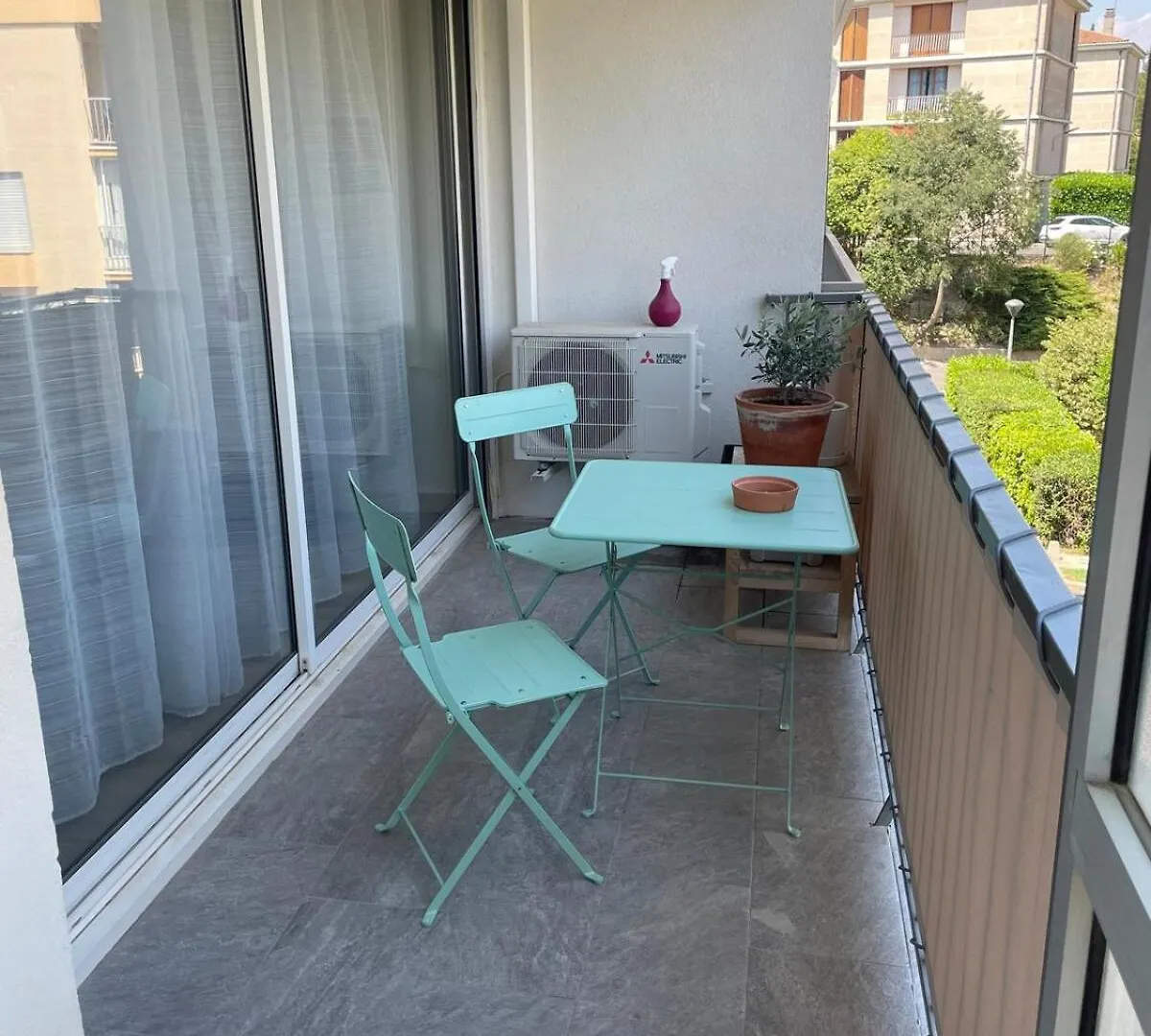 Quiet Cozy Apartment Aix-en-Provence 0*,  Frankrike
